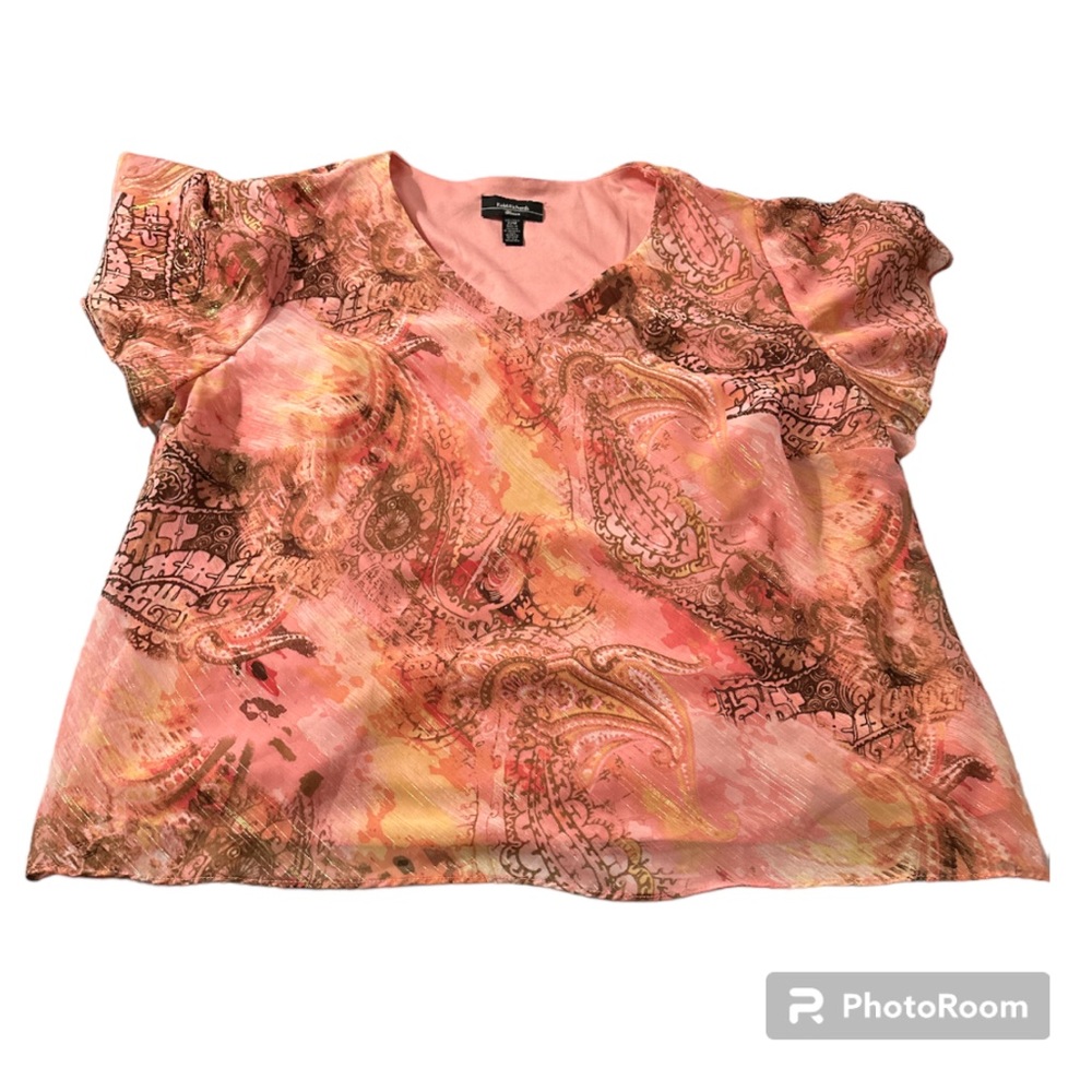 R & M Richard’s- 22W, P2P 24” chiffon abstract, iridescent ruffled sleeve